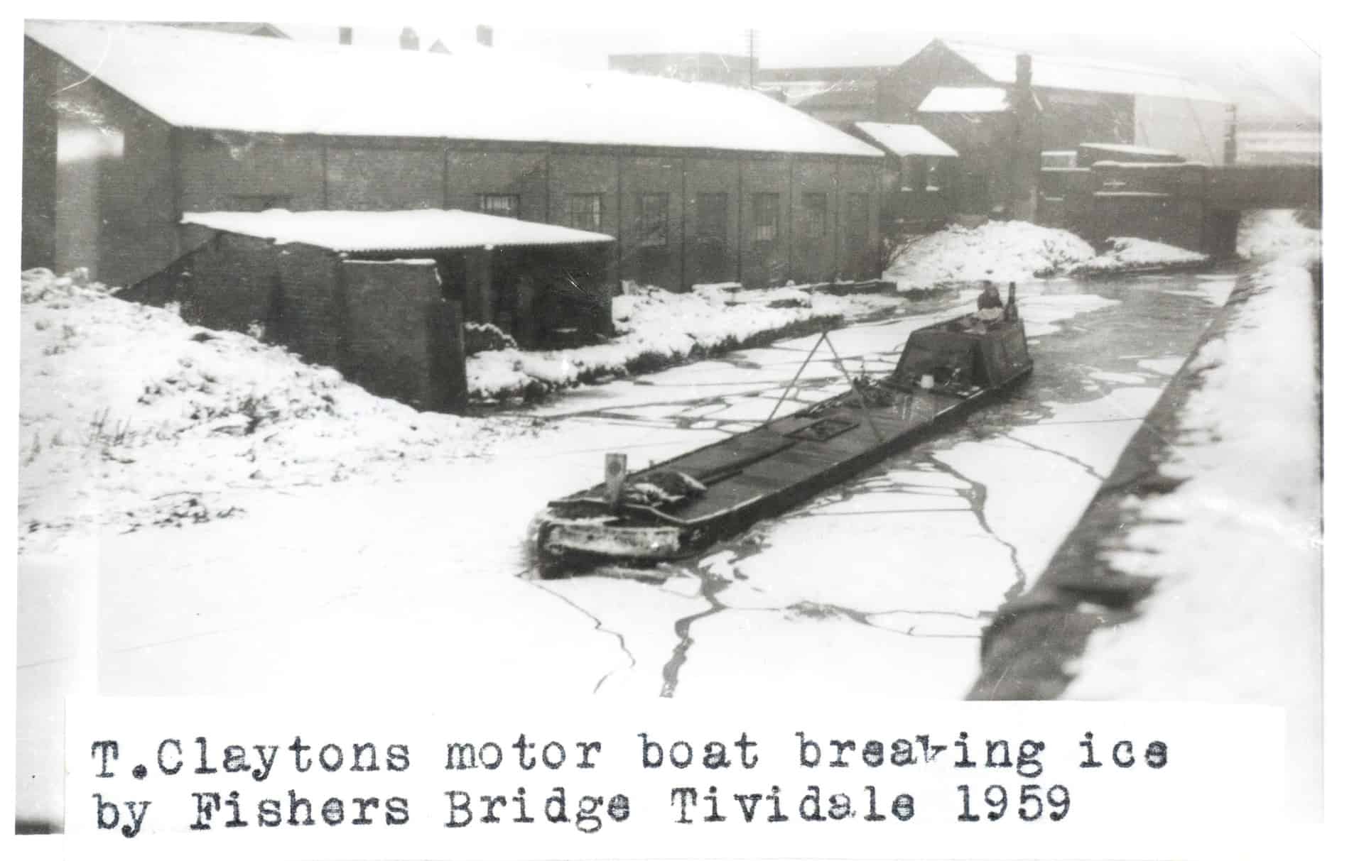 Claytons motor boat breaking ice by Fishers Bridge Tividale 1559 